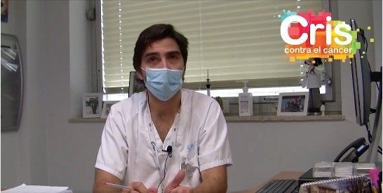 InformacolaboróconlaFundaciónCrisenlafinanciacióndeunensayoclínicocuyoobjetivoesbuscaruntratamientoeficazparalosenfermosconefectosgravescausadosporelCovid .